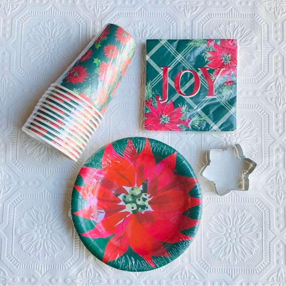 Celebrate It Christmas Poinsettia Tableware 4 pk